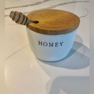 Honey Pot w/ Acacia Wood Dipper and Lid by Hearth and Hand with Magnolia. NWOT.